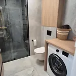 Towarowa Clock Apartment, Free Parking, Air-conditioning, Self Check-in 24h