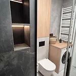 Daire Towarowa Clock Apartment, Free Parking, Air-conditioning, Self Check-in 24h Poznan