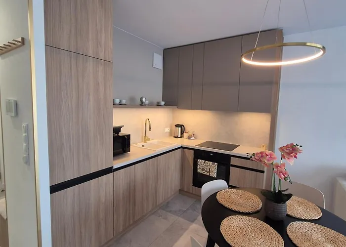 Towarowa Clock Apartment, Free Parking, Air-conditioning, Self Check-in 24h Apartment *