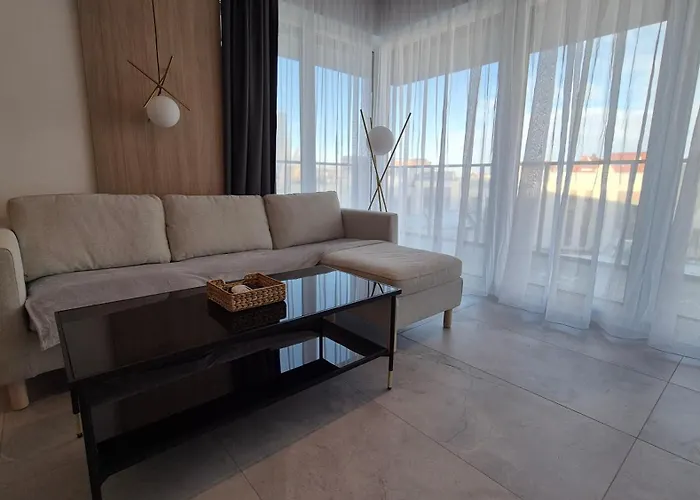 Towarowa Clock Apartment, Free Parking, Air-conditioning, Self Check-in 24h Apartment Posen