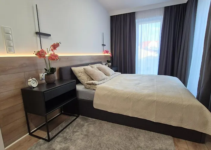 Towarowa Clock Apartment, Free Parking, Air-conditioning, Self Check-in 24h