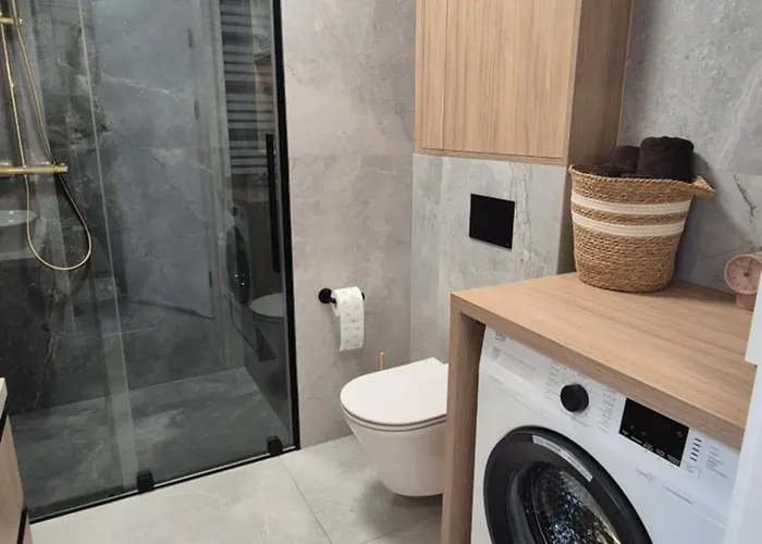 Towarowa Clock Apartment, Free Parking, Air-conditioning, Self Check-in 24h