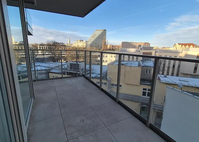 Towarowa Clock Apartment, Free Parking, Air-conditioning, Self Check-in 24h Apartment *