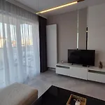 Apartment Towarowa Clock Apartment, Free Parking, Air-conditioning, Self Check-in 24h