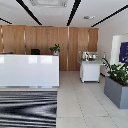 Towarowa Clock Apartment, Free Parking, Air-conditioning, Self Check-in 24h Apartment Posen