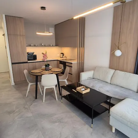 Towarowa Clock Apartment, Free Parking, Air-conditioning, Self Check-in 24h *