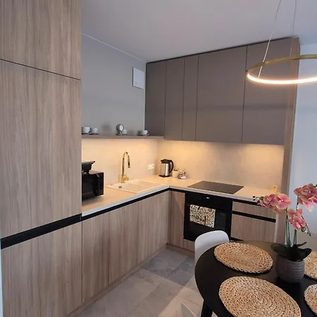 Towarowa Clock Apartment, Free Parking, Air-conditioning, Self Check-in 24h Апартаменти *