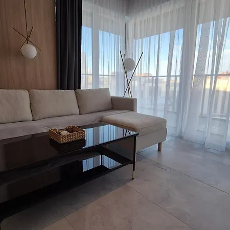 Towarowa Clock Apartment, Free Parking, Air-conditioning, Self Check-in 24h Apartament Poznań