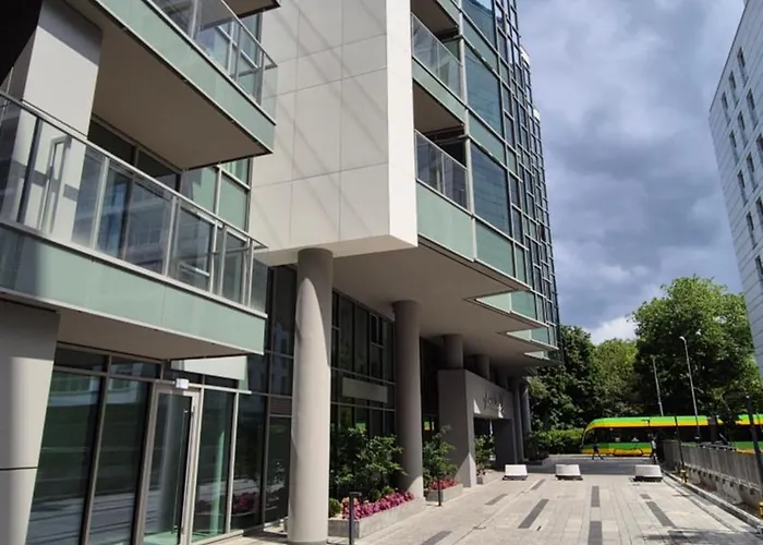 شقة Towarowa Clock Apartment, Free Parking, Air-conditioning, Self Check-in 24h *