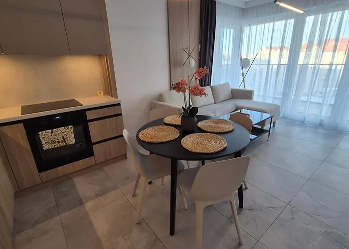 Towarowa Clock Apartment, Free Parking, Air-conditioning, Self Check-in 24h بوزنان