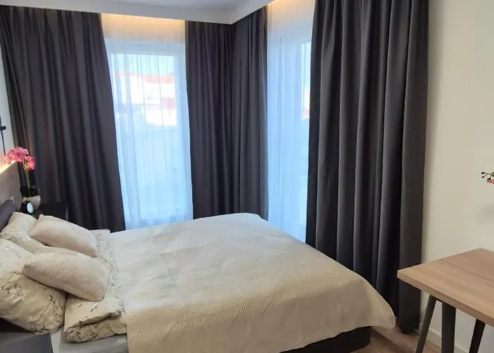 شقة Towarowa Clock Apartment, Free Parking, Air-conditioning, Self Check-in 24h